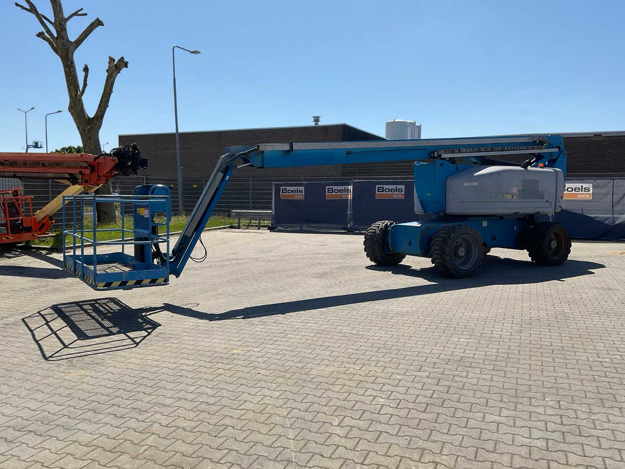 Genie Z-80/60 - Nacelle: photos 2 Genie Z-80/60 - Nacelle: photos 2