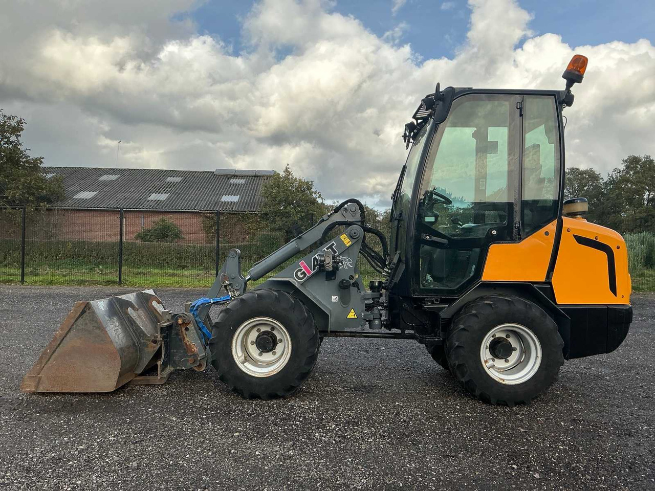 Giant 36-45 - Chargeuse sur pneus: photos 2 Giant 36-45 - Chargeuse sur pneus: photos 2