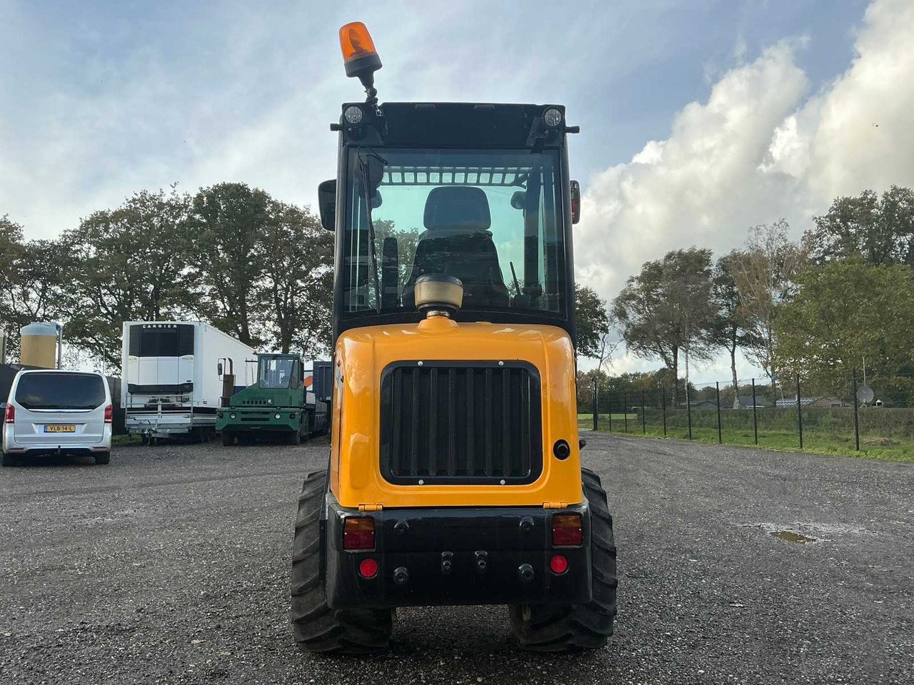 Giant 36-45 - Chargeuse sur pneus: photos 4 Giant 36-45 - Chargeuse sur pneus: photos 4