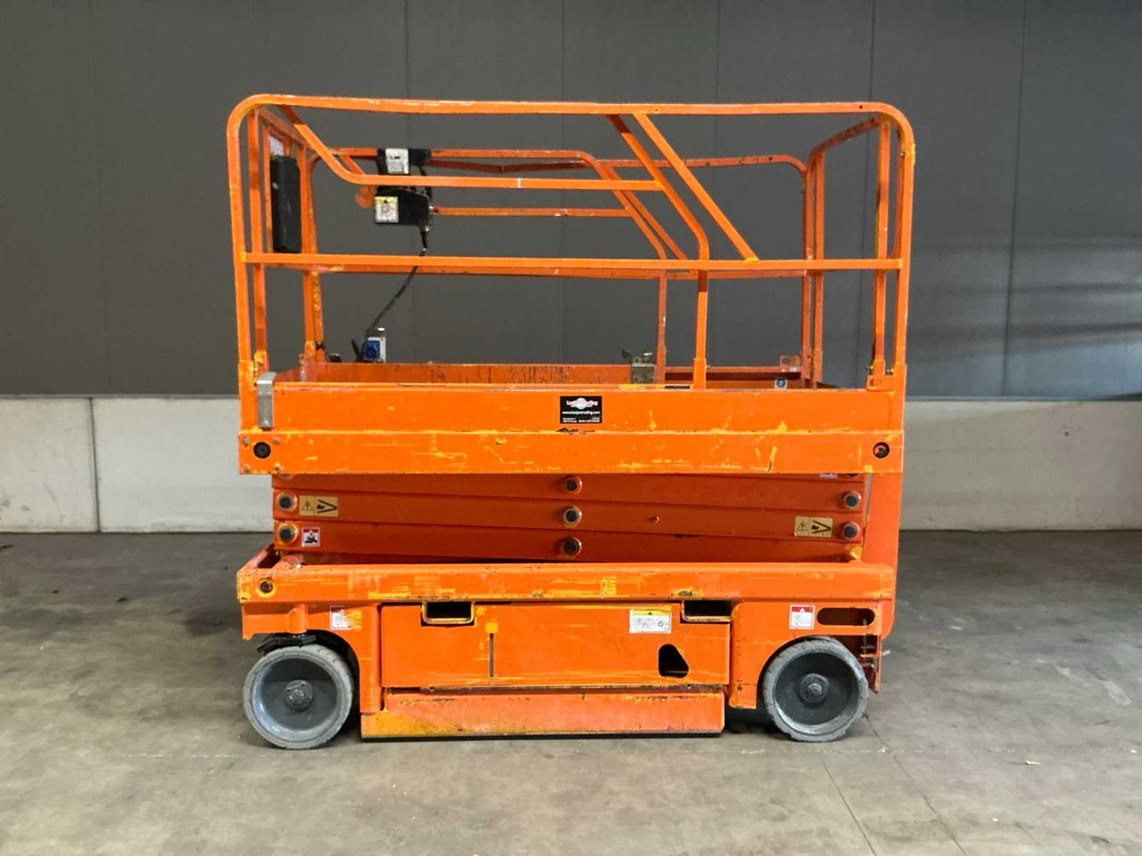 Haulotte Compact 10 - Nacelle: photos 2 Haulotte Compact 10 - Nacelle: photos 2