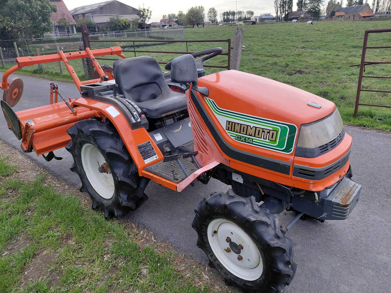 Hinomoto C14 - Micro tracteur: photos 2 Hinomoto C14 - Micro tracteur: photos 2