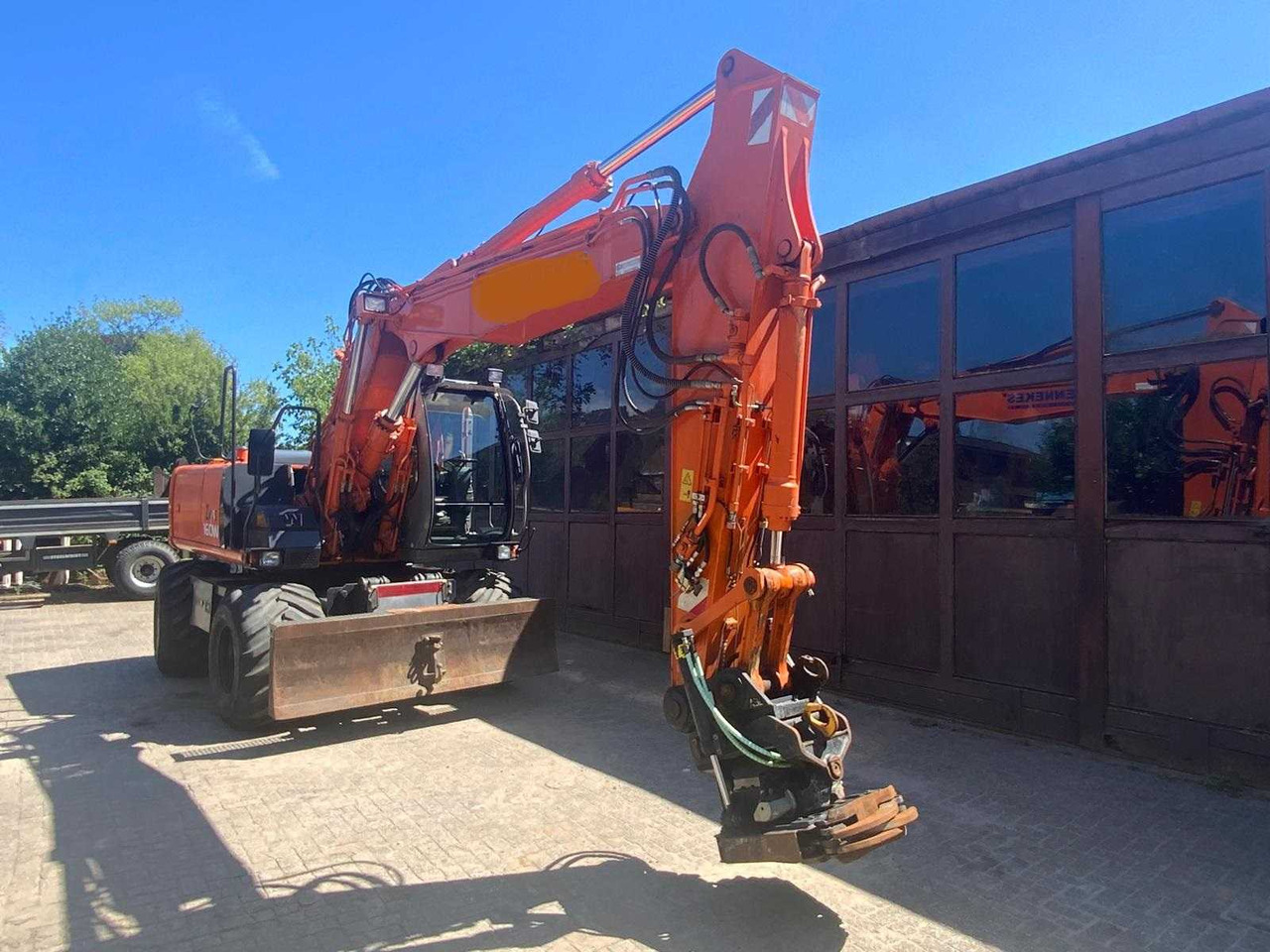 Hitachi ZX 160W - Pelle sur pneus: photos 3 Hitachi ZX 160W - Pelle sur pneus: photos 3