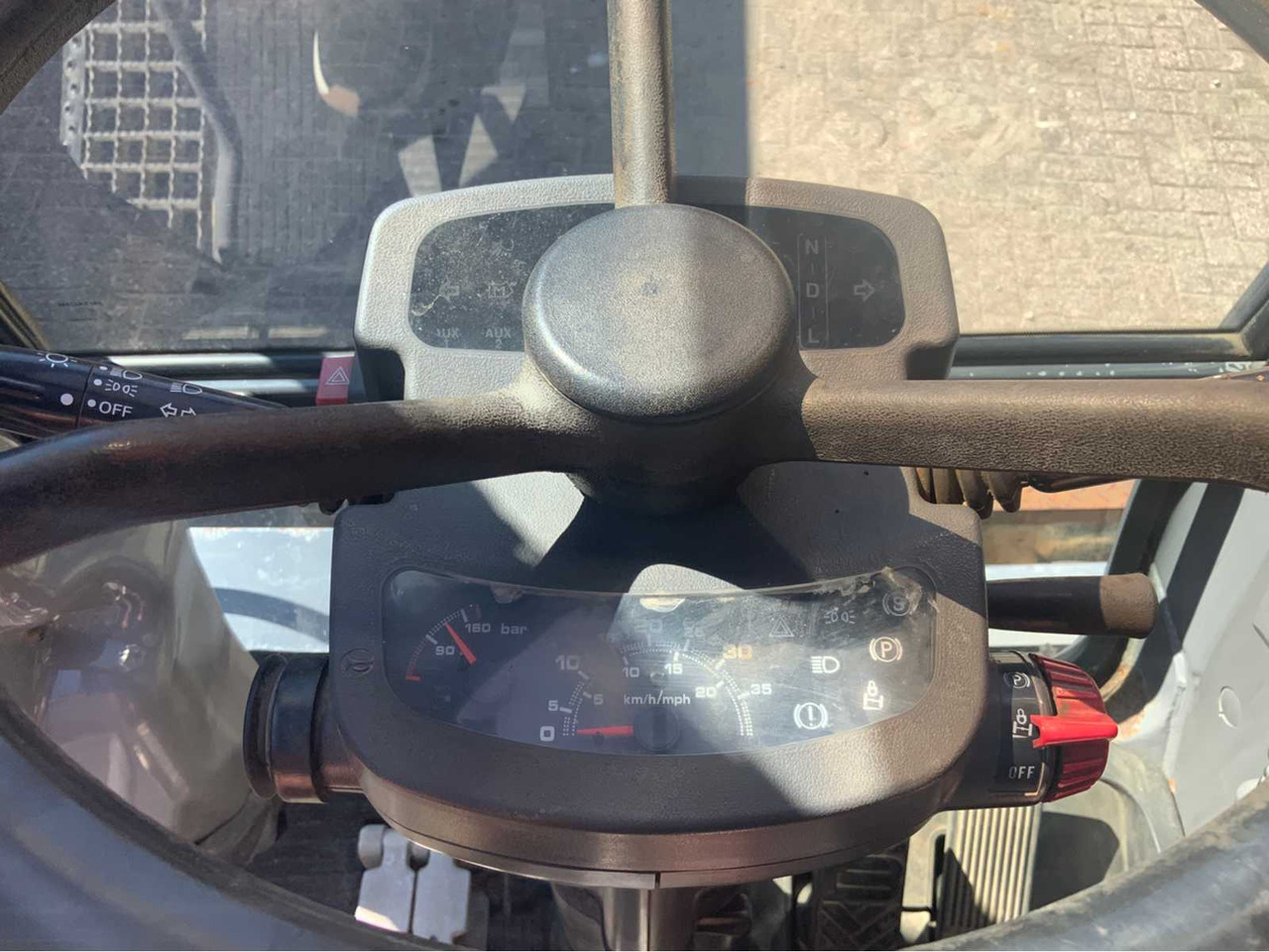 Pelle sur pneus Hitachi ZX 160W: photos 16
