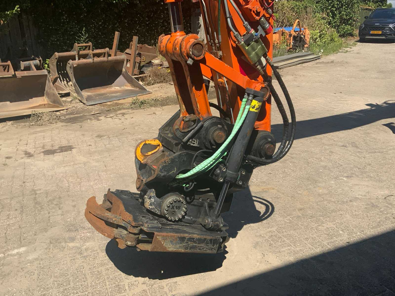 Pelle sur pneus Hitachi ZX 160W: photos 46
