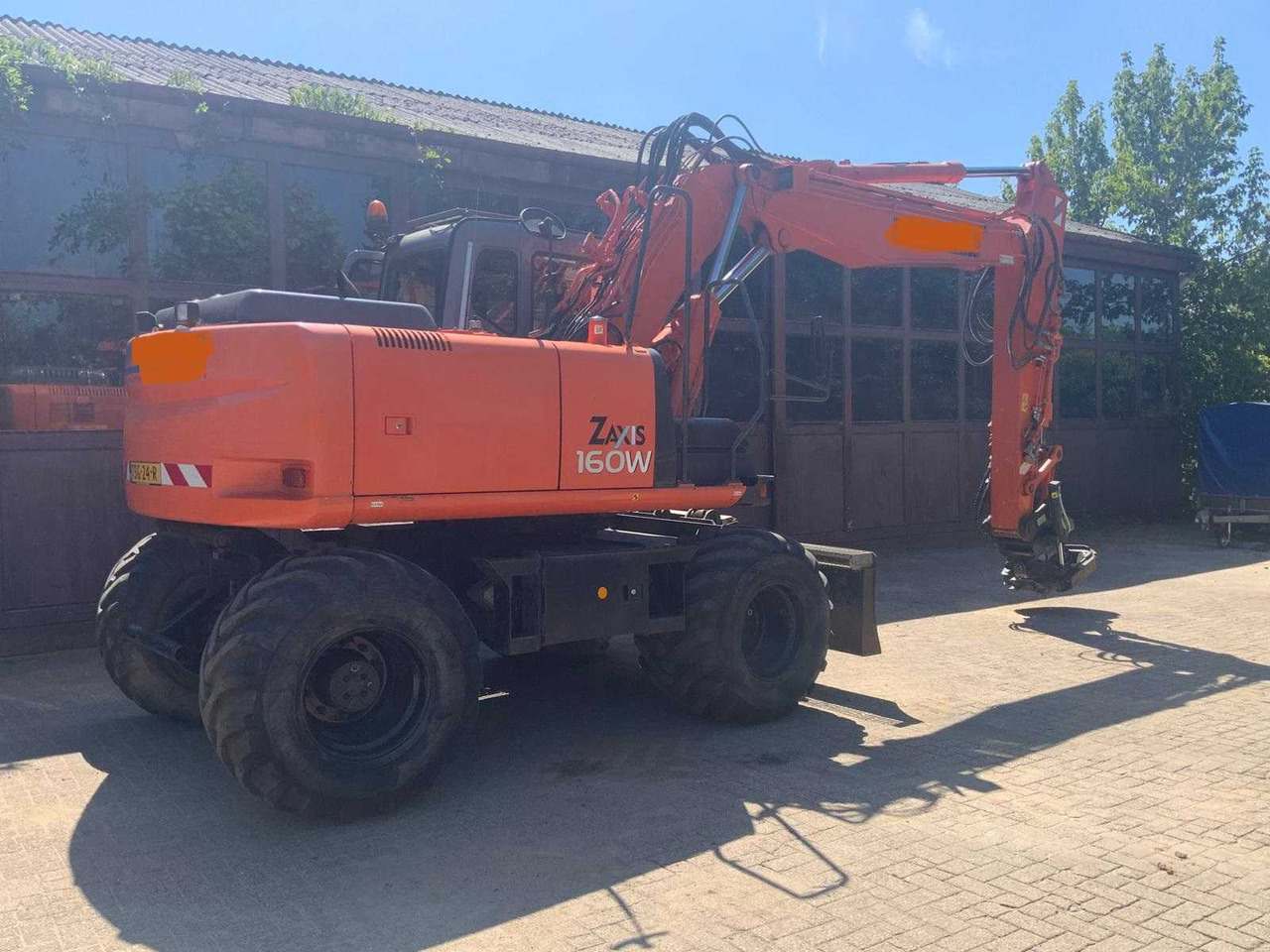 Hitachi ZX 160W - Pelle sur pneus: photos 2 Hitachi ZX 160W - Pelle sur pneus: photos 2