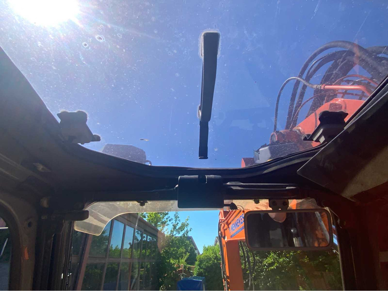 Pelle sur pneus Hitachi ZX 160W: photos 10