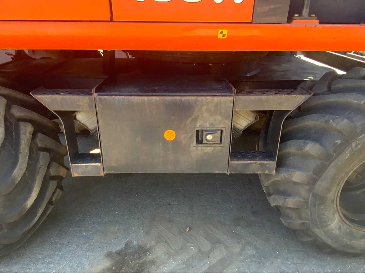 Pelle sur pneus Hitachi ZX 160W: photos 38