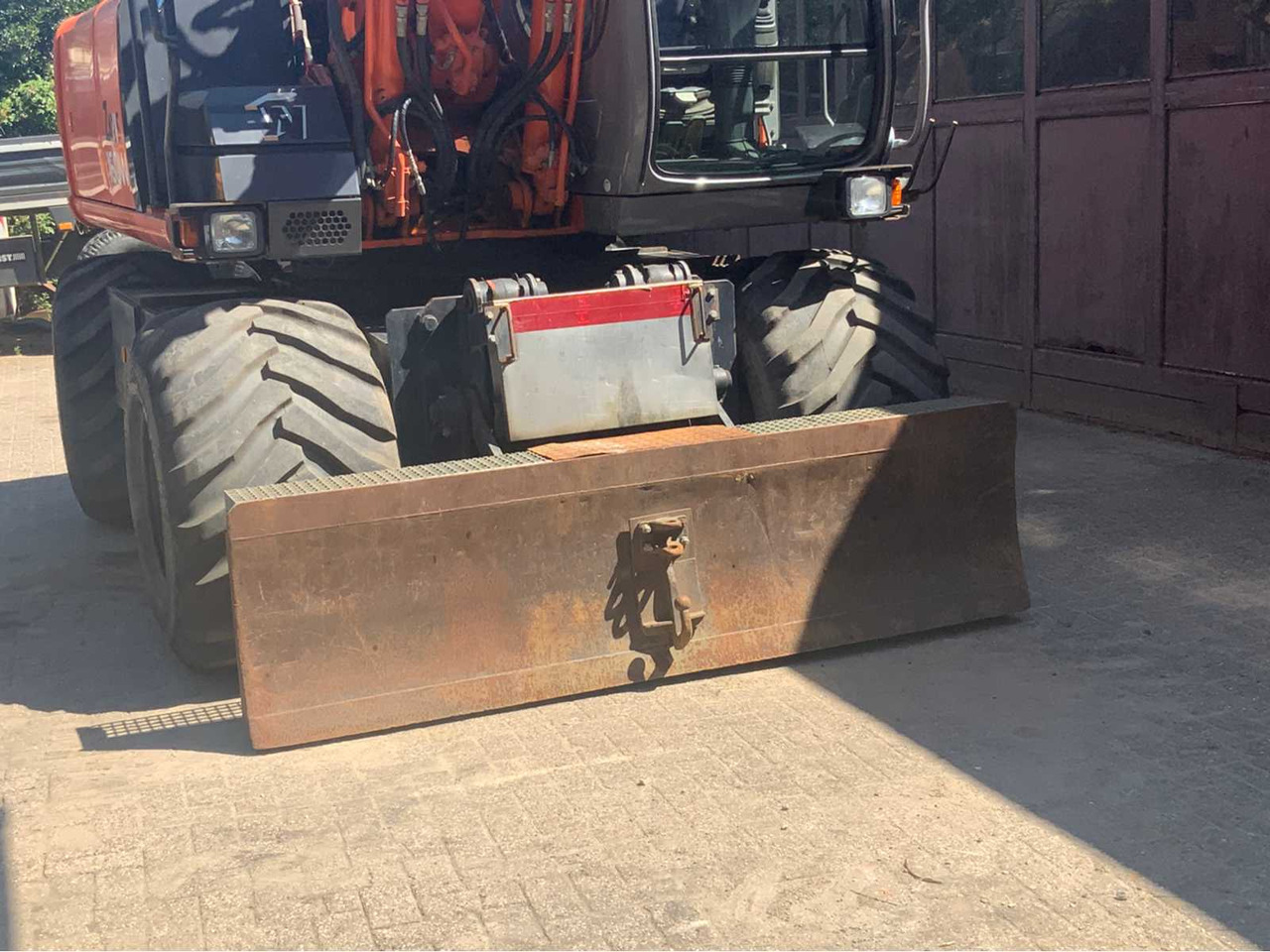 Pelle sur pneus Hitachi ZX 160W: photos 39