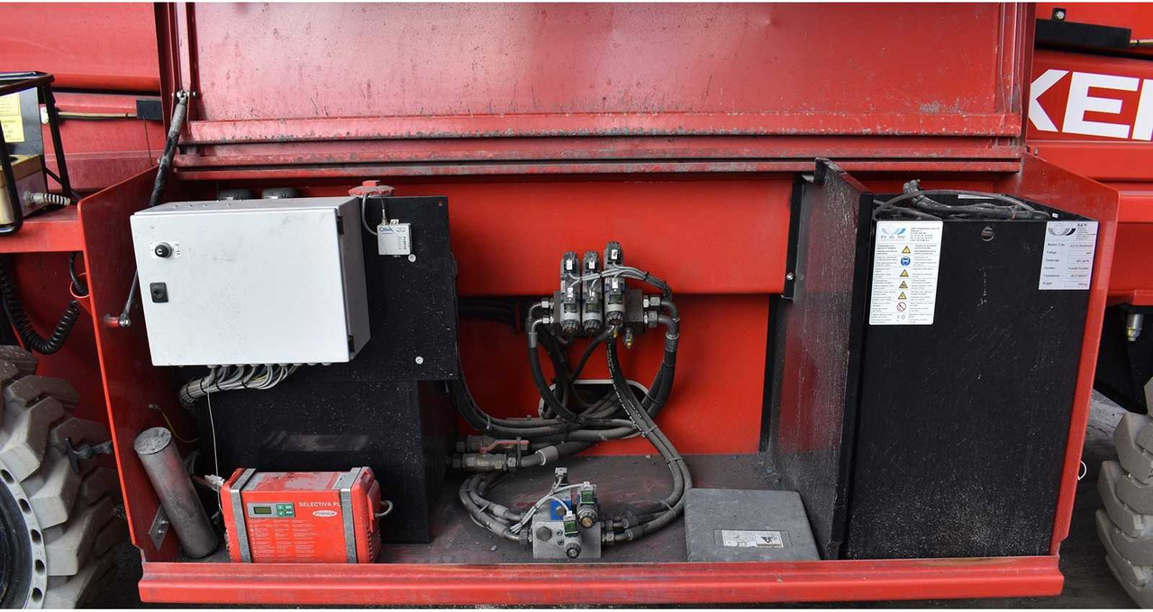 Hollandlift HL 190 E20 - Nacelle: photos 5 Hollandlift HL 190 E20 - Nacelle: photos 5