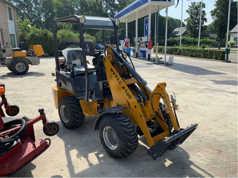 Hytec X100 - Chargeuse sur pneus: photos 3 Hytec X100 - Chargeuse sur pneus: photos 3