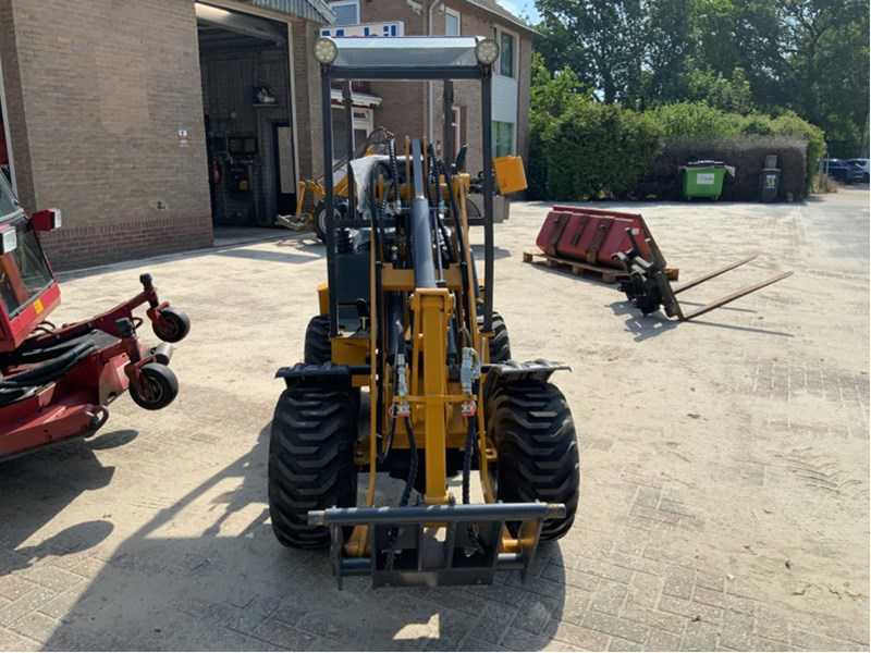 Hytec X100 - Chargeuse sur pneus: photos 2 Hytec X100 - Chargeuse sur pneus: photos 2