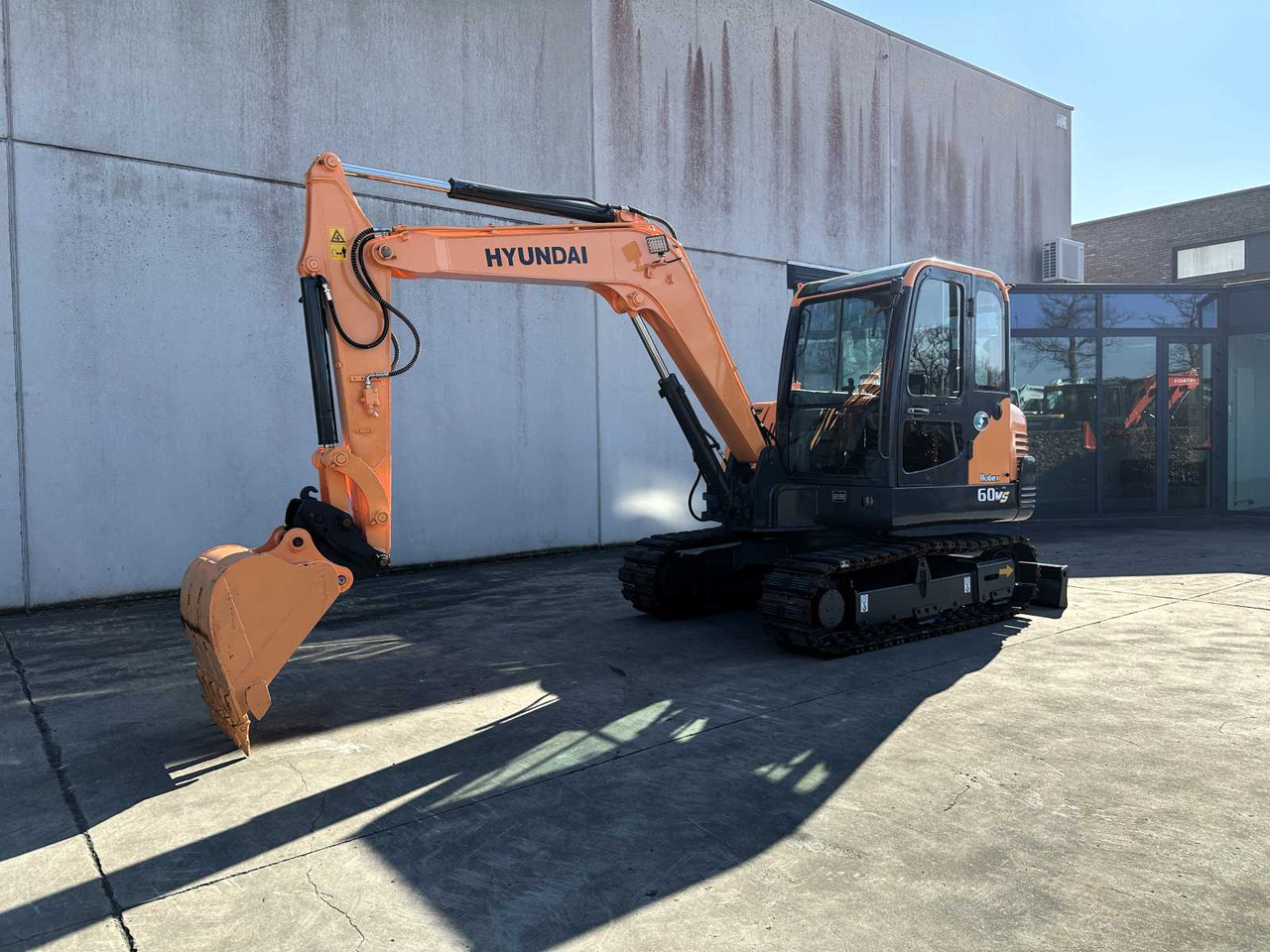 Hyundai R60VS - Pelle sur chenille: photos 1 Hyundai R60VS - Pelle sur chenille: photos 1