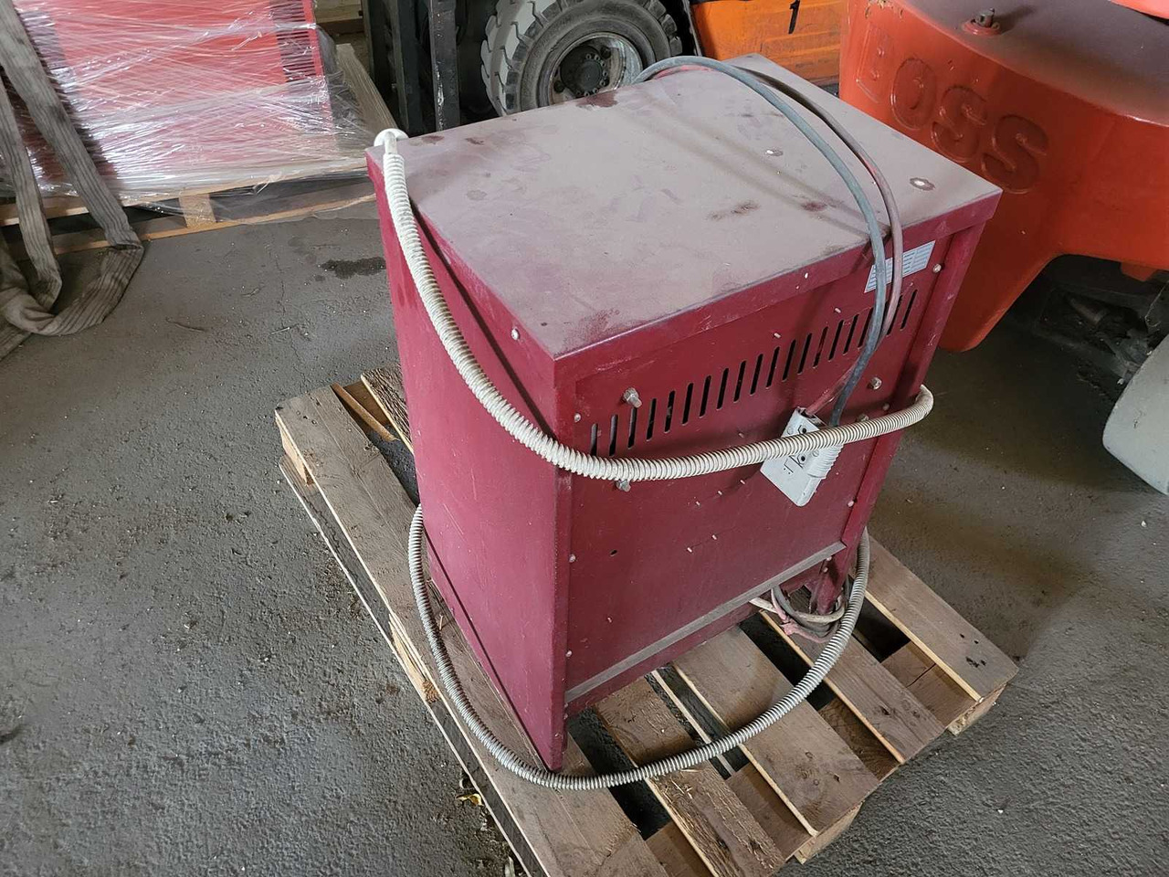 Chariot élévateur INDOS - E25 SX3.3P - FORKLIFT TRUCKS - 1999: photos 10 Chariot élévateur INDOS - E25 SX3.3P - FORKLIFT TRUCKS - 1999: photos 10