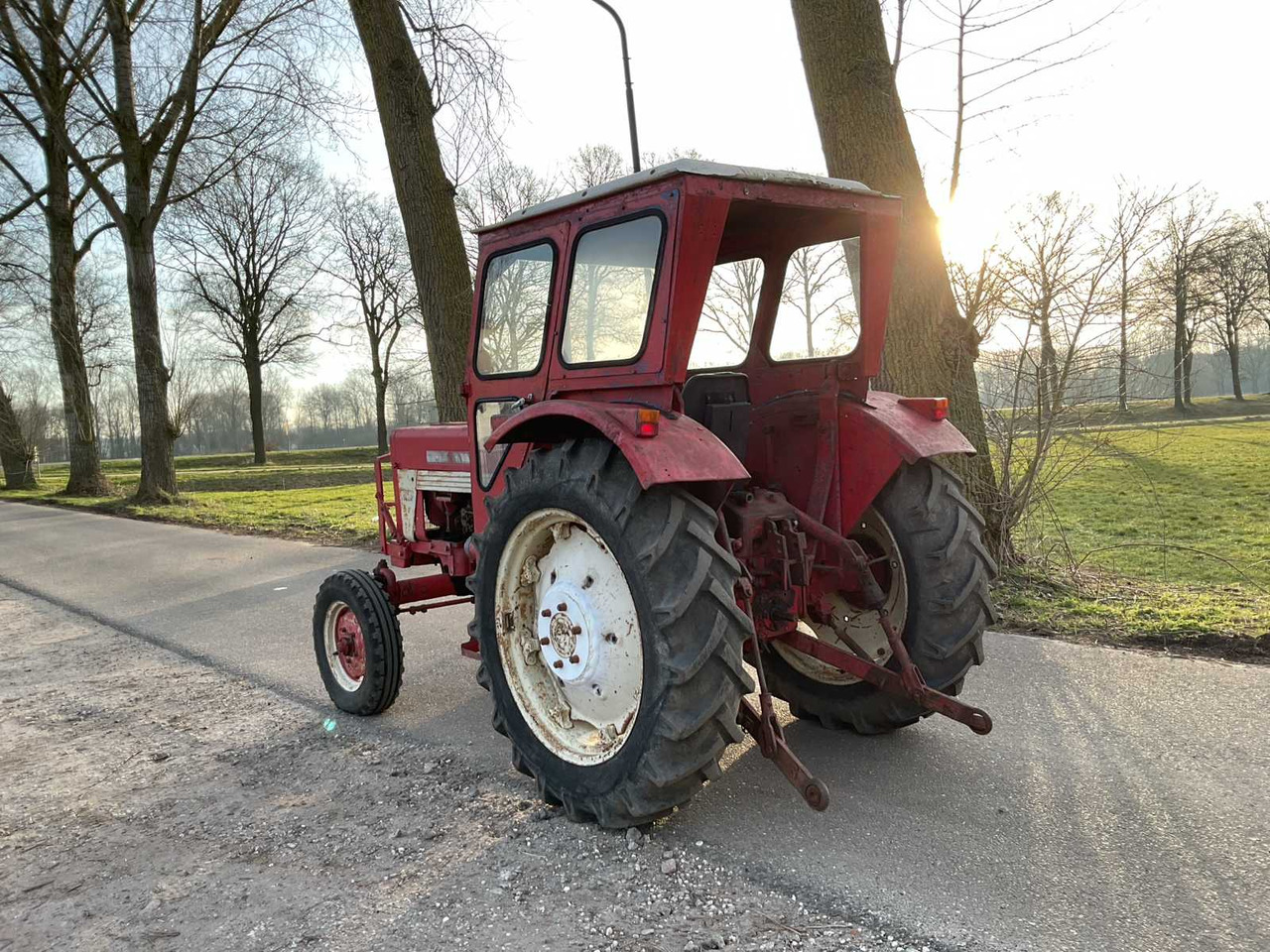 International 353 - Tracteur agricole: photos 5 International 353 - Tracteur agricole: photos 5