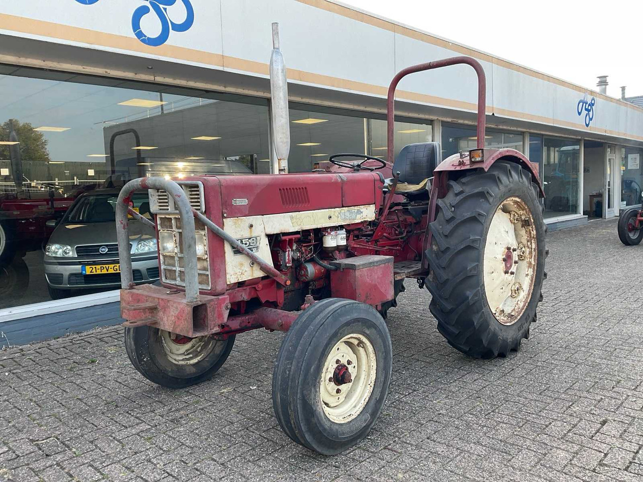 International 453 - Tracteur agricole: photos 1 International 453 - Tracteur agricole: photos 1