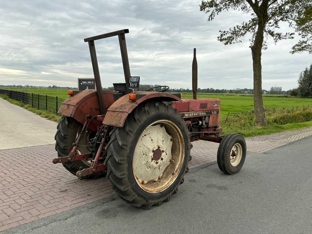 International 633 - Tracteur agricole: photos 5 International 633 - Tracteur agricole: photos 5