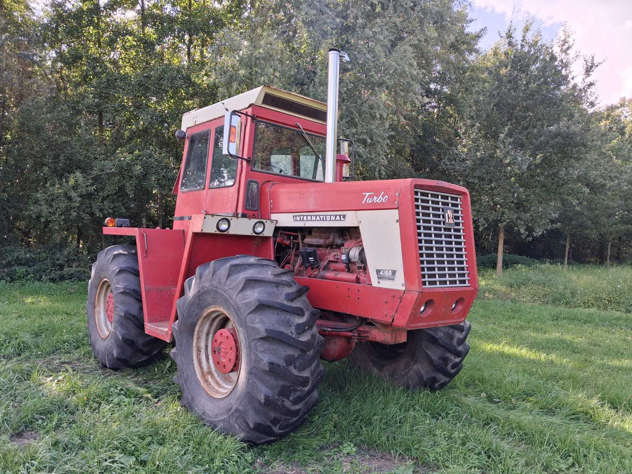 International I-4166 - Tracteur agricole: photos 3 International I-4166 - Tracteur agricole: photos 3