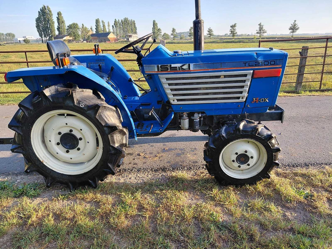 Iseki TL2100 - Micro tracteur: photos 3 Iseki TL2100 - Micro tracteur: photos 3