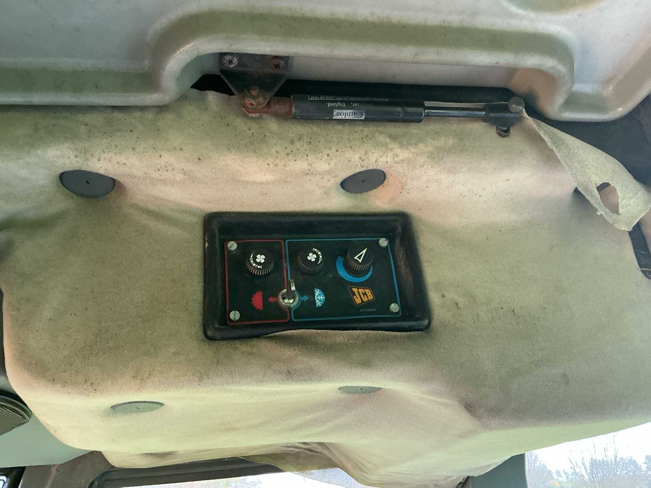 Tracteur agricole JCB 1993 JCB FASTRAC 145 TURBO ALL-WHEEL DRIVE TRACTOR: photos 20 Tracteur agricole JCB 1993 JCB FASTRAC 145 TURBO ALL-WHEEL DRIVE TRACTOR: photos 20