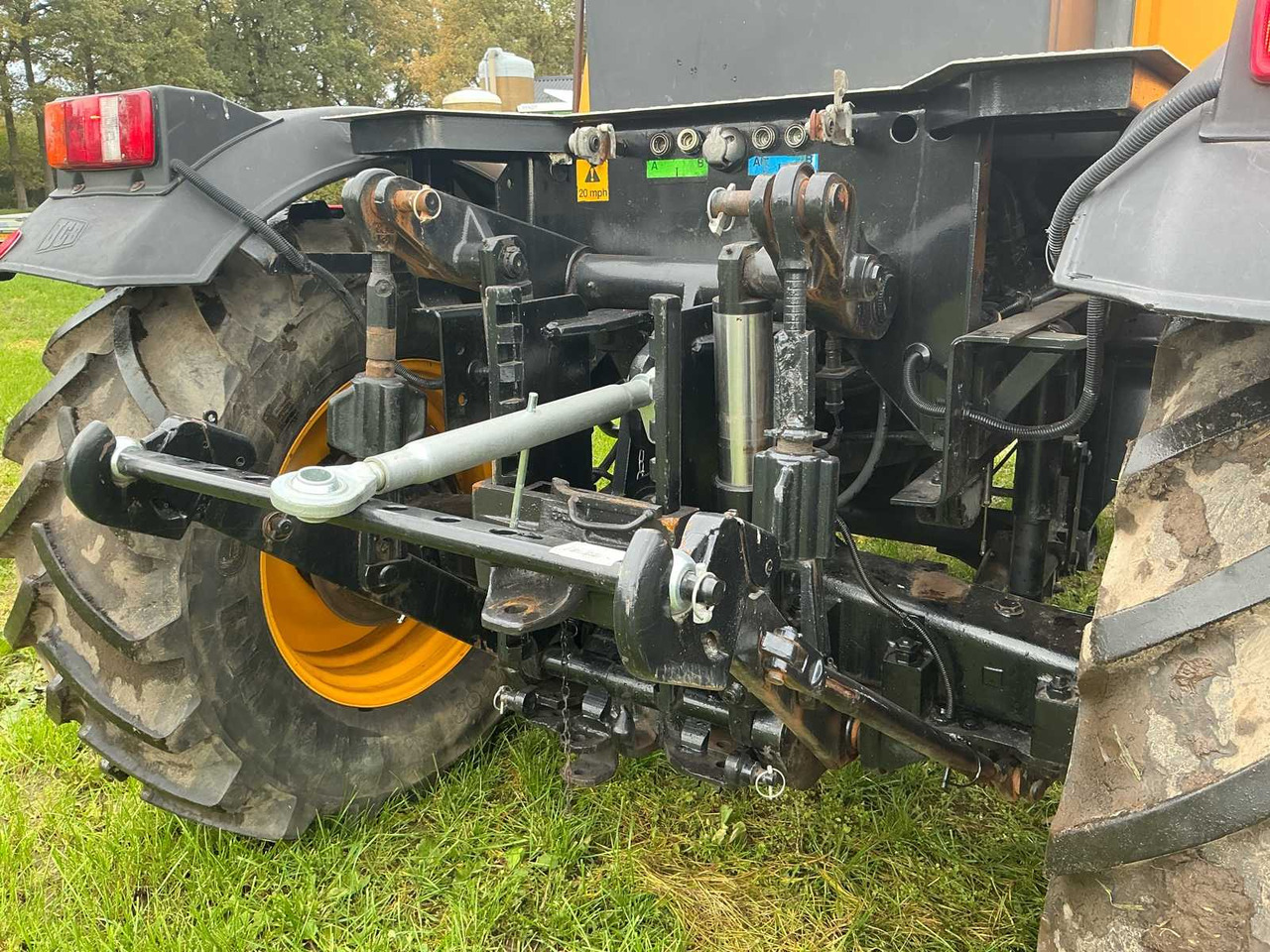 Tracteur agricole JCB 1993 JCB FASTRAC 145 TURBO ALL-WHEEL DRIVE TRACTOR: photos 11 Tracteur agricole JCB 1993 JCB FASTRAC 145 TURBO ALL-WHEEL DRIVE TRACTOR: photos 11