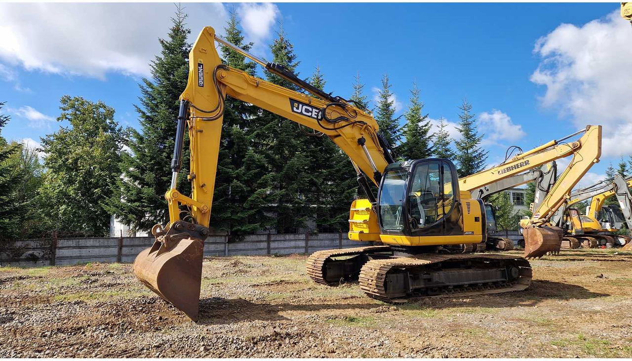 JCB JZ235LC - Pelle sur chenille: photos 1 JCB JZ235LC - Pelle sur chenille: photos 1