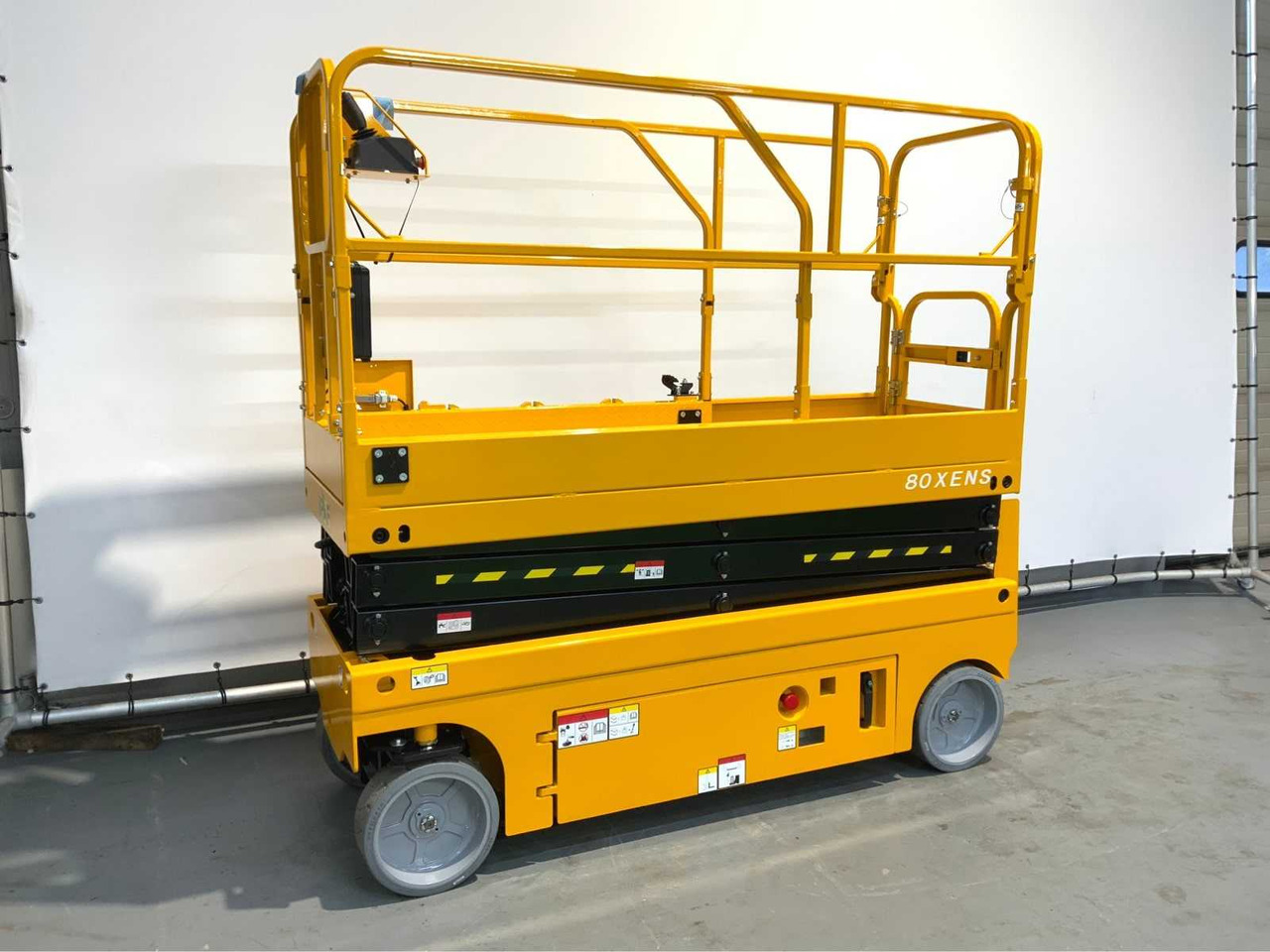 JD Equipment 80XEN - Nacelle: photos 1 JD Equipment 80XEN - Nacelle: photos 1