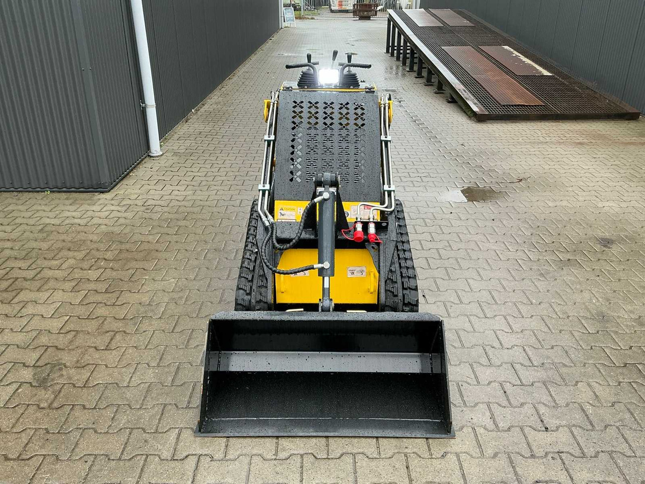 JL LRT360 MINI LOADER / SKID STEER LOADER ON TRACKS - Chargeuse compacte sur chenilles: photos 5 JL LRT360 MINI LOADER / SKID STEER LOADER ON TRACKS - Chargeuse compacte sur chenilles: photos 5