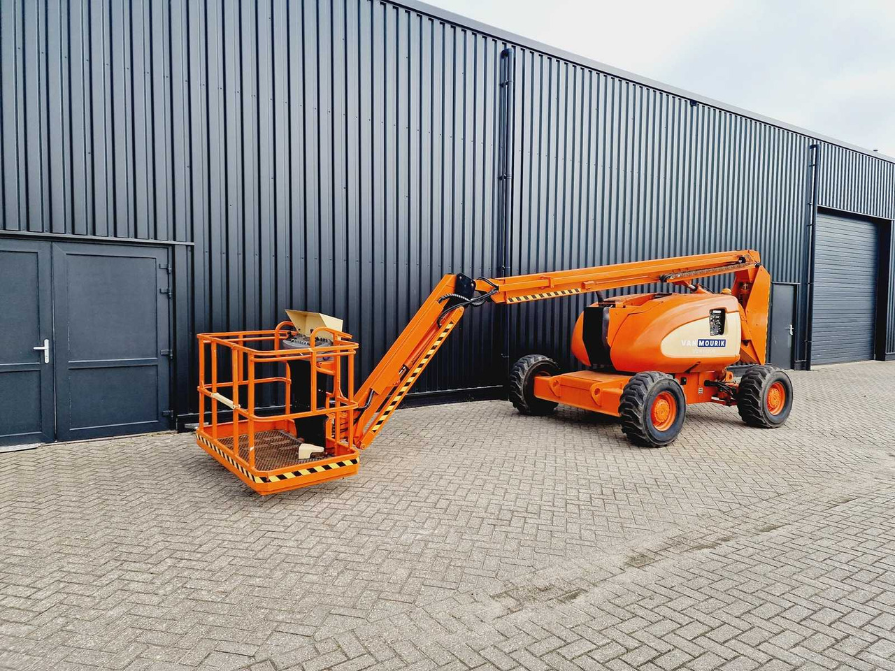 JLG 600 AJ - Nacelle: photos 1 JLG 600 AJ - Nacelle: photos 1