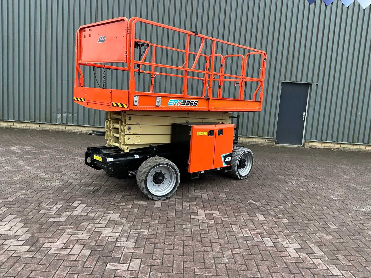 JLG ERT 3369 - Nacelle: photos 2 JLG ERT 3369 - Nacelle: photos 2