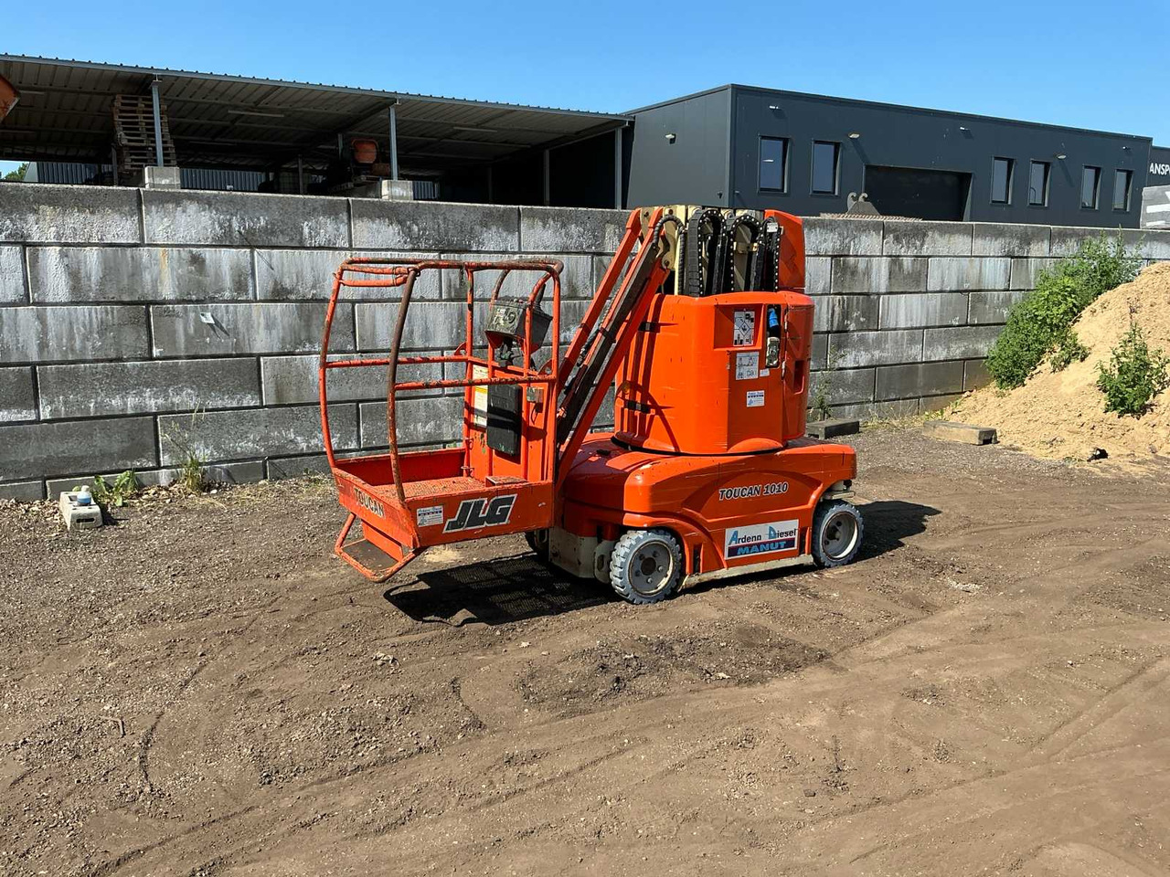 JLG Toucan1010 - Nacelle: photos 1 JLG Toucan1010 - Nacelle: photos 1