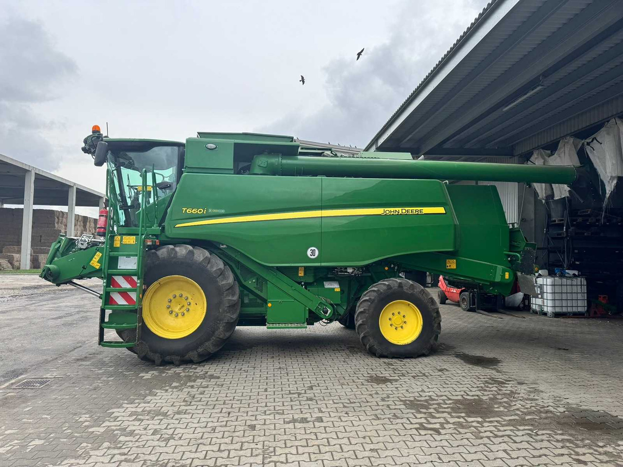 JOHN DEERE T660I - Moissonneuse-batteuse: photos 2 JOHN DEERE T660I - Moissonneuse-batteuse: photos 2