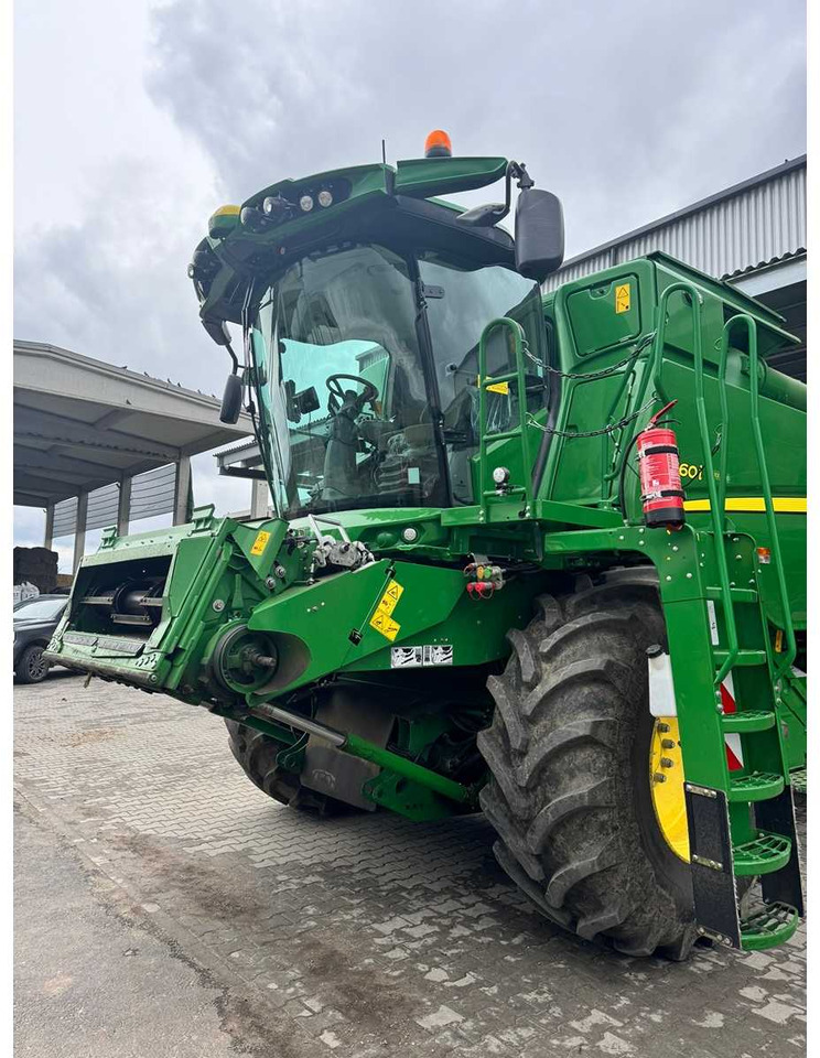 JOHN DEERE T660I - Moissonneuse-batteuse: photos 4 JOHN DEERE T660I - Moissonneuse-batteuse: photos 4