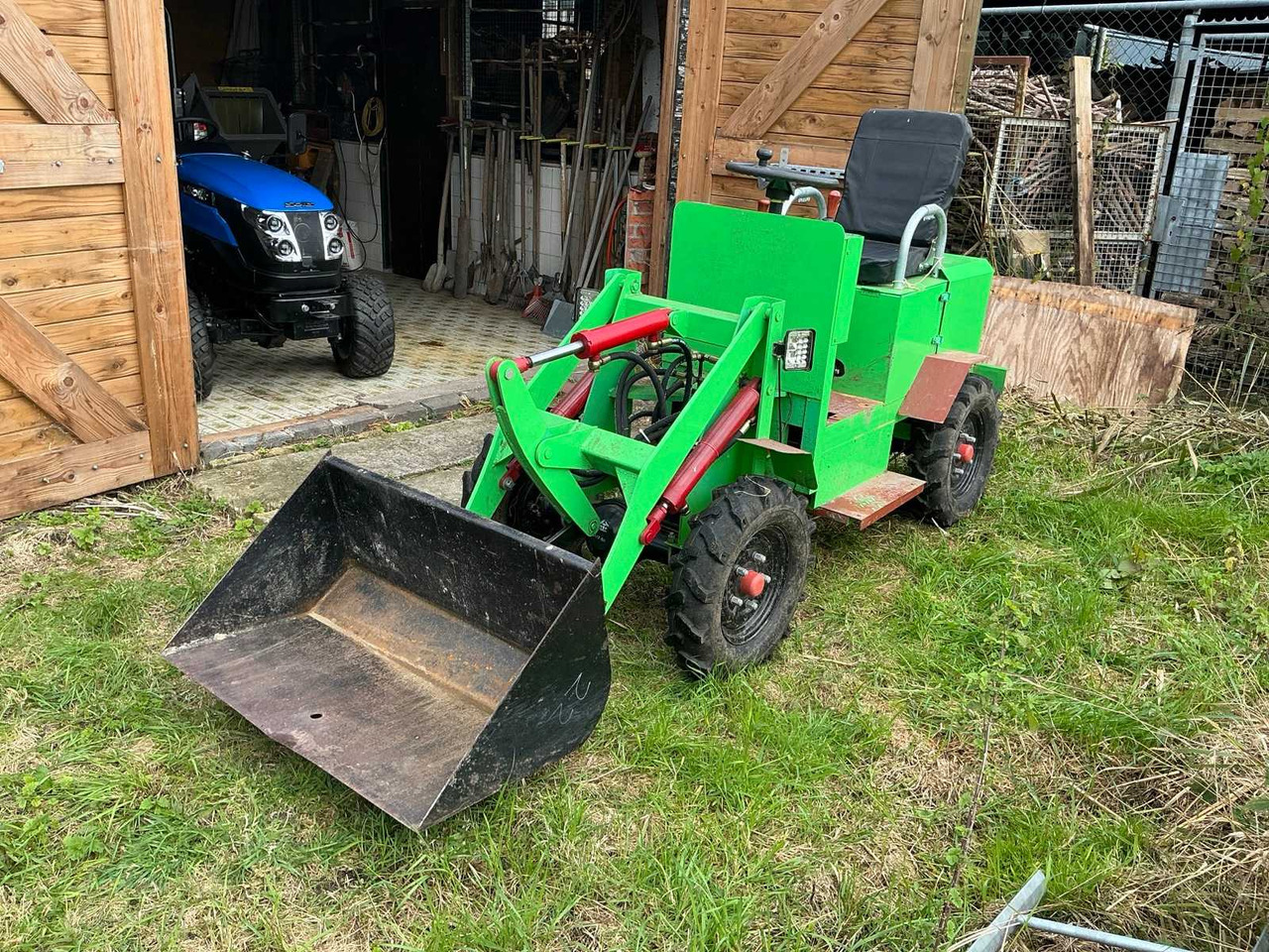 JPC ME18 SHOVEL - Chargeuse sur pneus: photos 1 JPC ME18 SHOVEL - Chargeuse sur pneus: photos 1