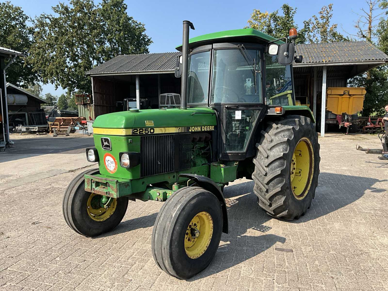 John Deere 2250 - Tracteur agricole: photos 1 John Deere 2250 - Tracteur agricole: photos 1