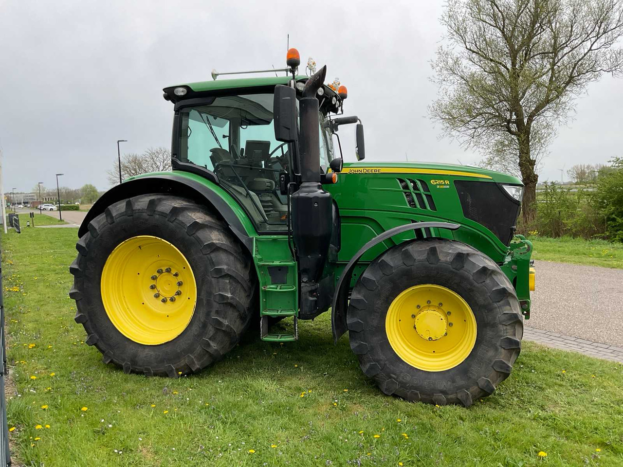John Deere 6215R - Tracteur agricole: photos 5 John Deere 6215R - Tracteur agricole: photos 5