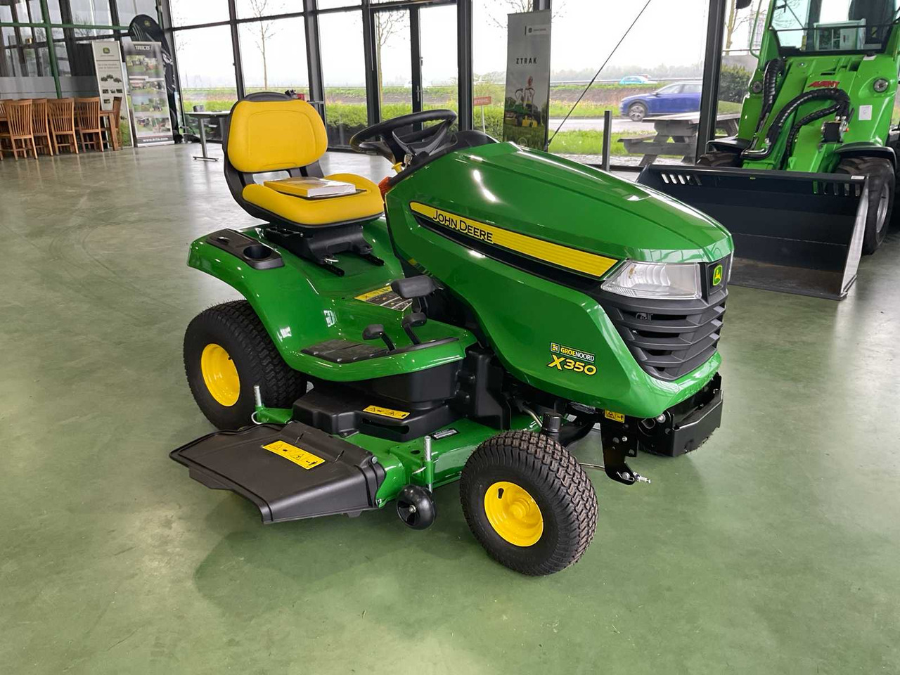 John Deere X350 - Motofaucheuse: photos 3 John Deere X350 - Motofaucheuse: photos 3