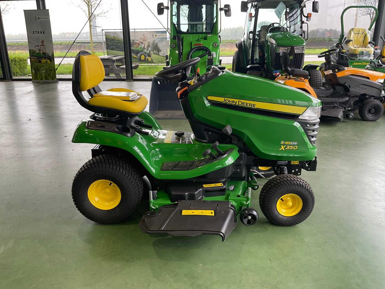 John Deere X350 - Motofaucheuse: photos 4 John Deere X350 - Motofaucheuse: photos 4