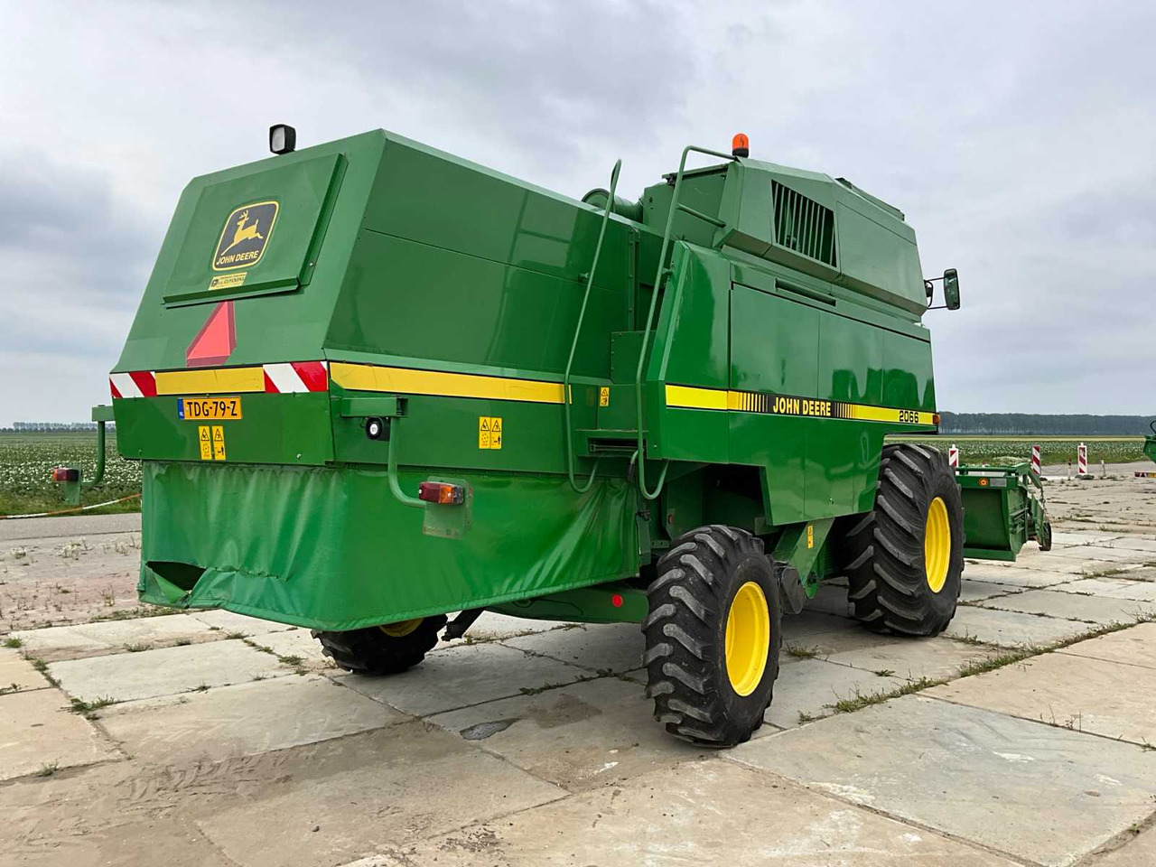 John deere 2066 - Moissonneuse-batteuse: photos 3 John deere 2066 - Moissonneuse-batteuse: photos 3