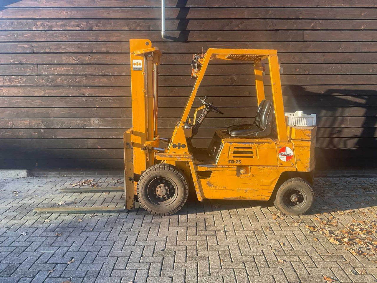 KOMATSU FD 20-7 FORKLIFT - Chariot élévateur: photos 2 KOMATSU FD 20-7 FORKLIFT - Chariot élévateur: photos 2