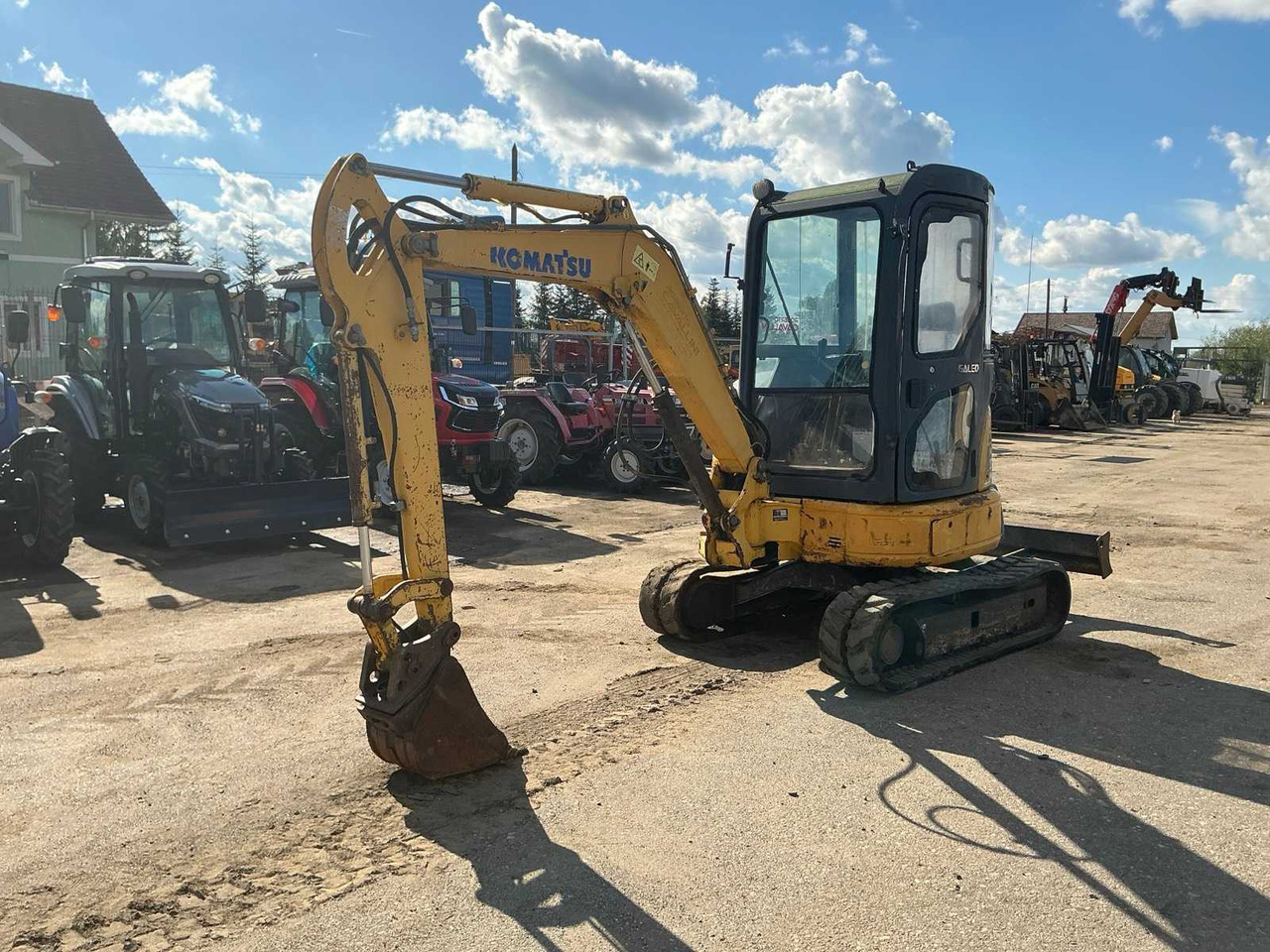 Komatsu PC 27 MR-2 - Mini pelle: photos 2 Komatsu PC 27 MR-2 - Mini pelle: photos 2