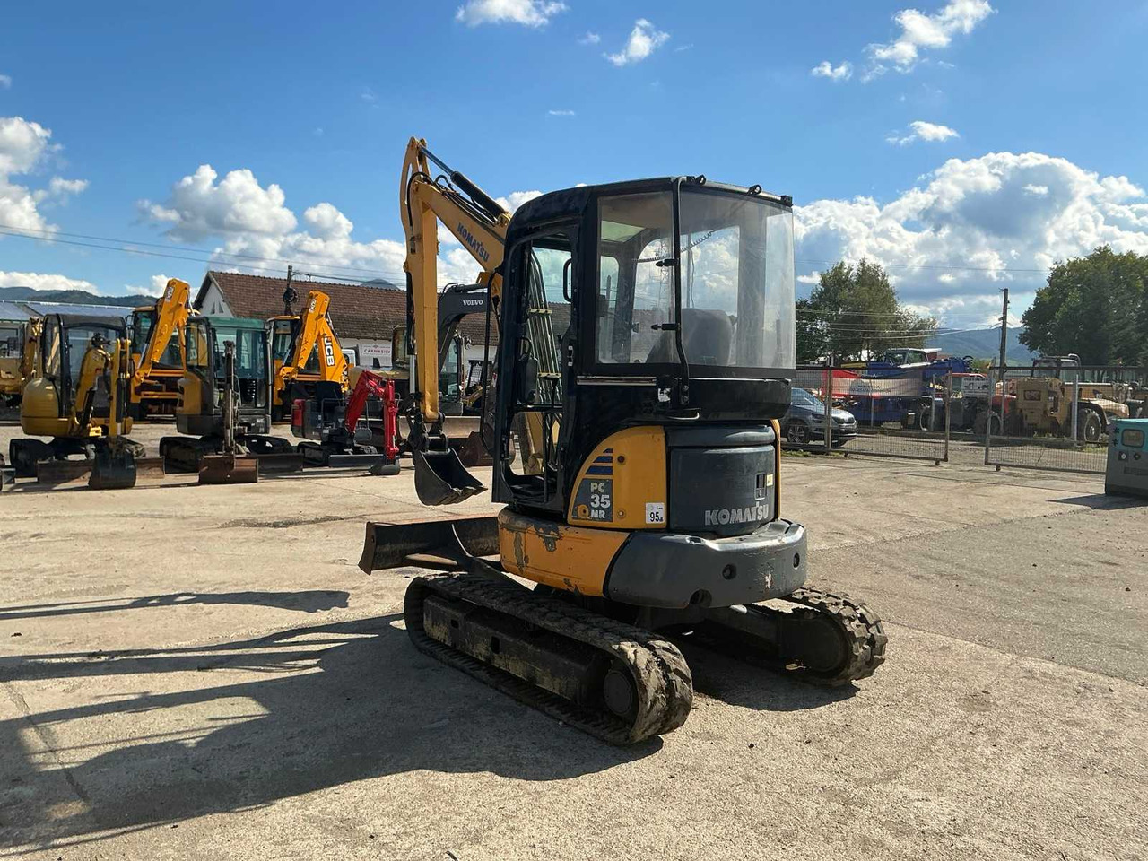Komatsu PC35MR - 2 - Mini pelle: photos 2 Komatsu PC35MR - 2 - Mini pelle: photos 2