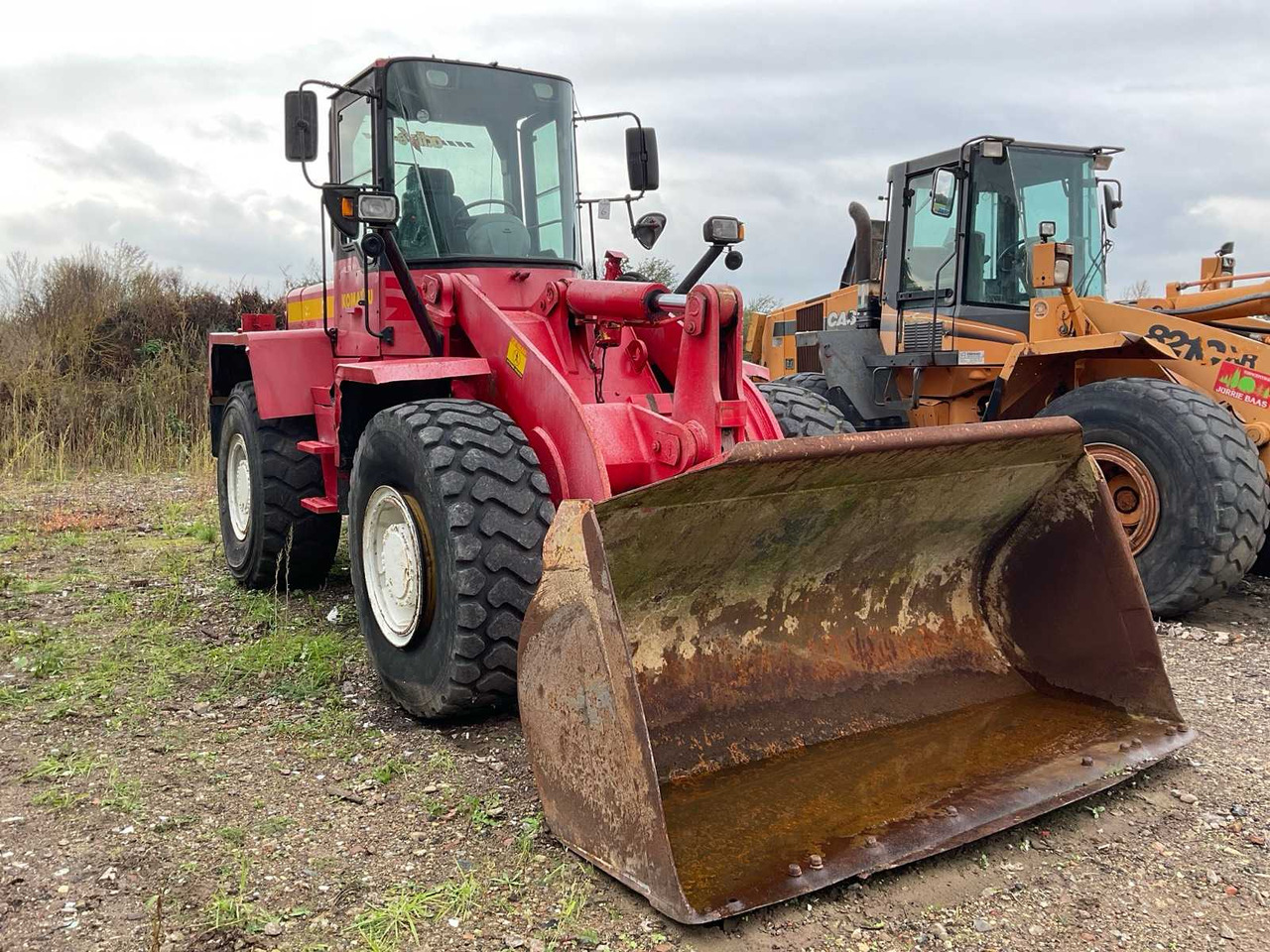 Komatsu WA270 - Chargeuse sur pneus: photos 4 Komatsu WA270 - Chargeuse sur pneus: photos 4