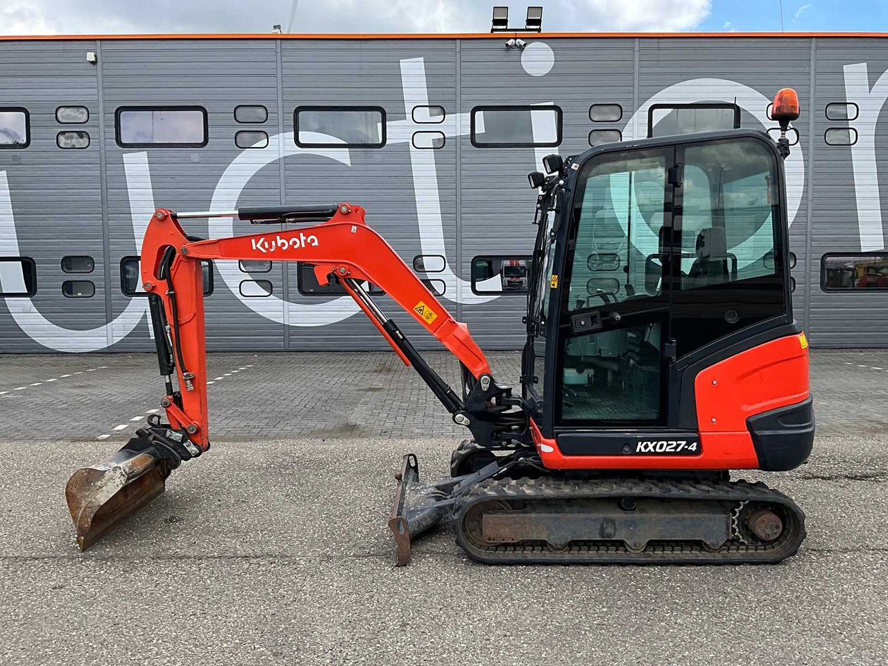 Kubota KX027-4 - Mini pelle: photos 2 Kubota KX027-4 - Mini pelle: photos 2