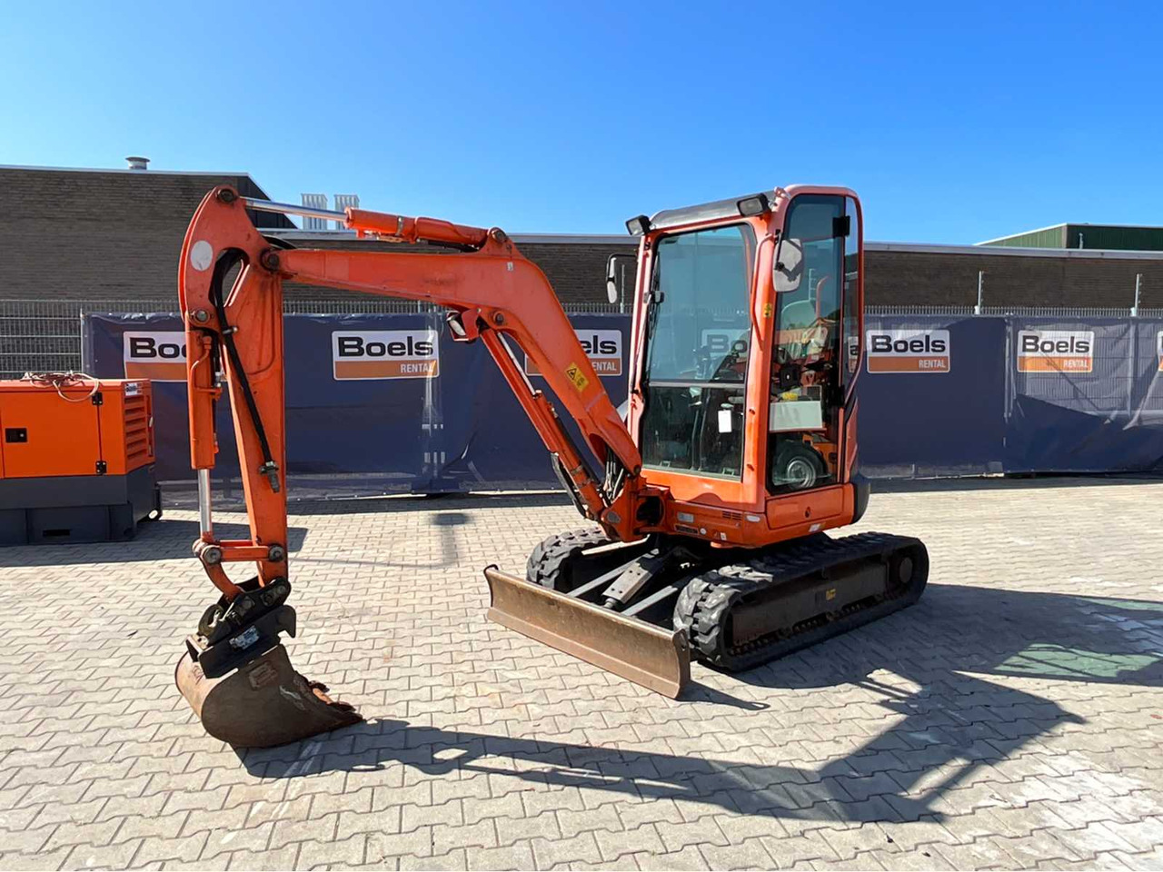 Kubota U27-4GL - Mini pelle: photos 1 Kubota U27-4GL - Mini pelle: photos 1