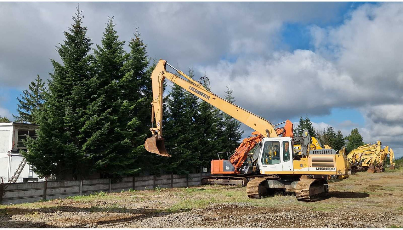 LIEBHERR R924B - Pelle sur chenille: photos 1 LIEBHERR R924B - Pelle sur chenille: photos 1