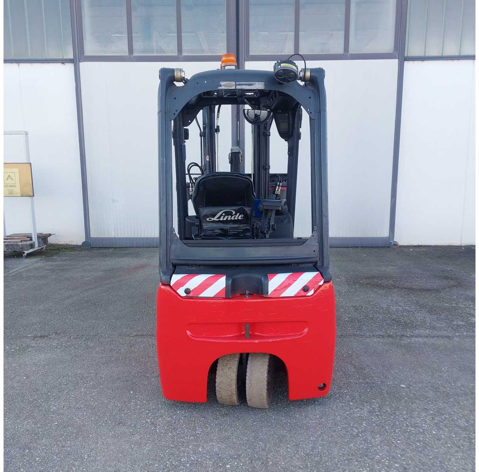 LINDE - 16L-01 - FORKLIFT 16Q - 2011 - Chariot élévateur: photos 2 LINDE - 16L-01 - FORKLIFT 16Q - 2011 - Chariot élévateur: photos 2