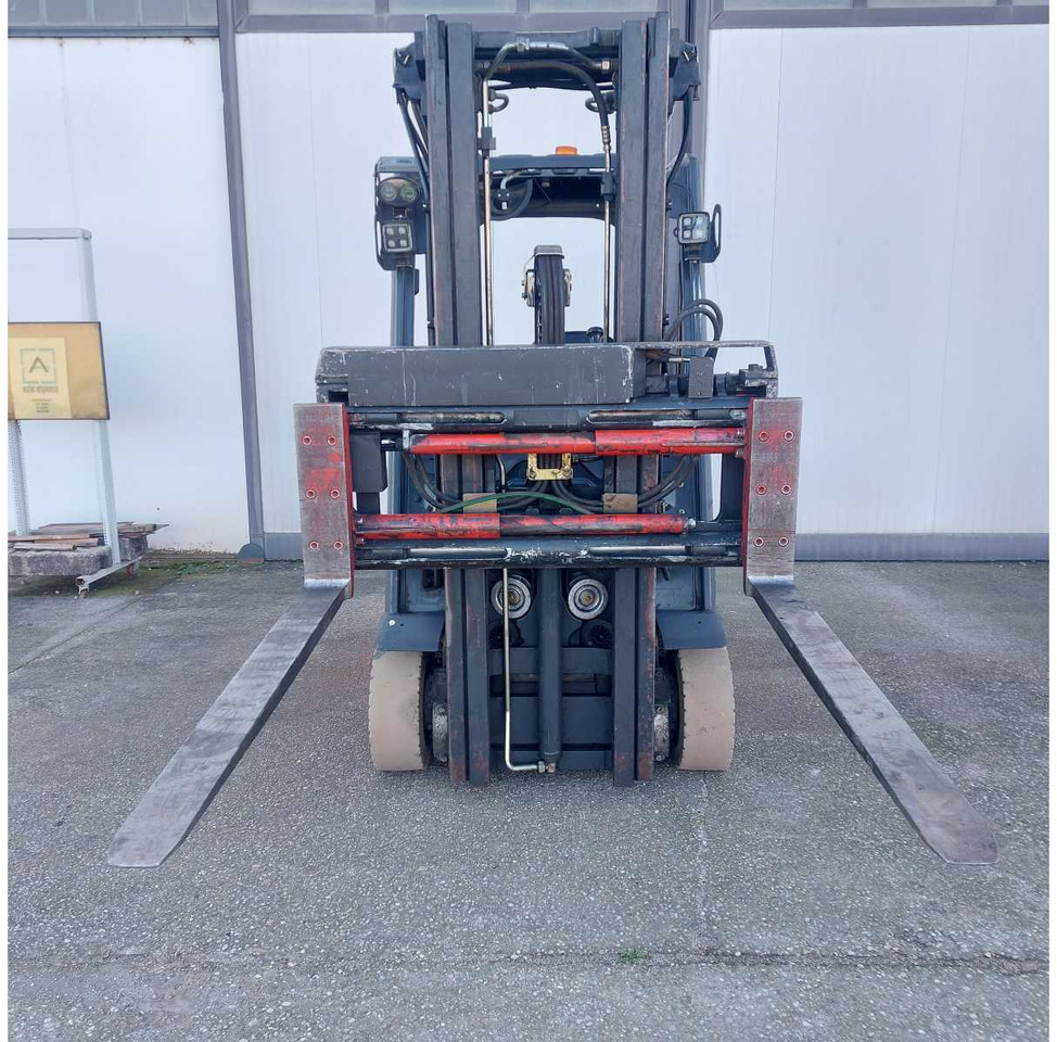 LINDE - 16L-01 - FORKLIFT 16Q - 2011 - Chariot élévateur: photos 5 LINDE - 16L-01 - FORKLIFT 16Q - 2011 - Chariot élévateur: photos 5