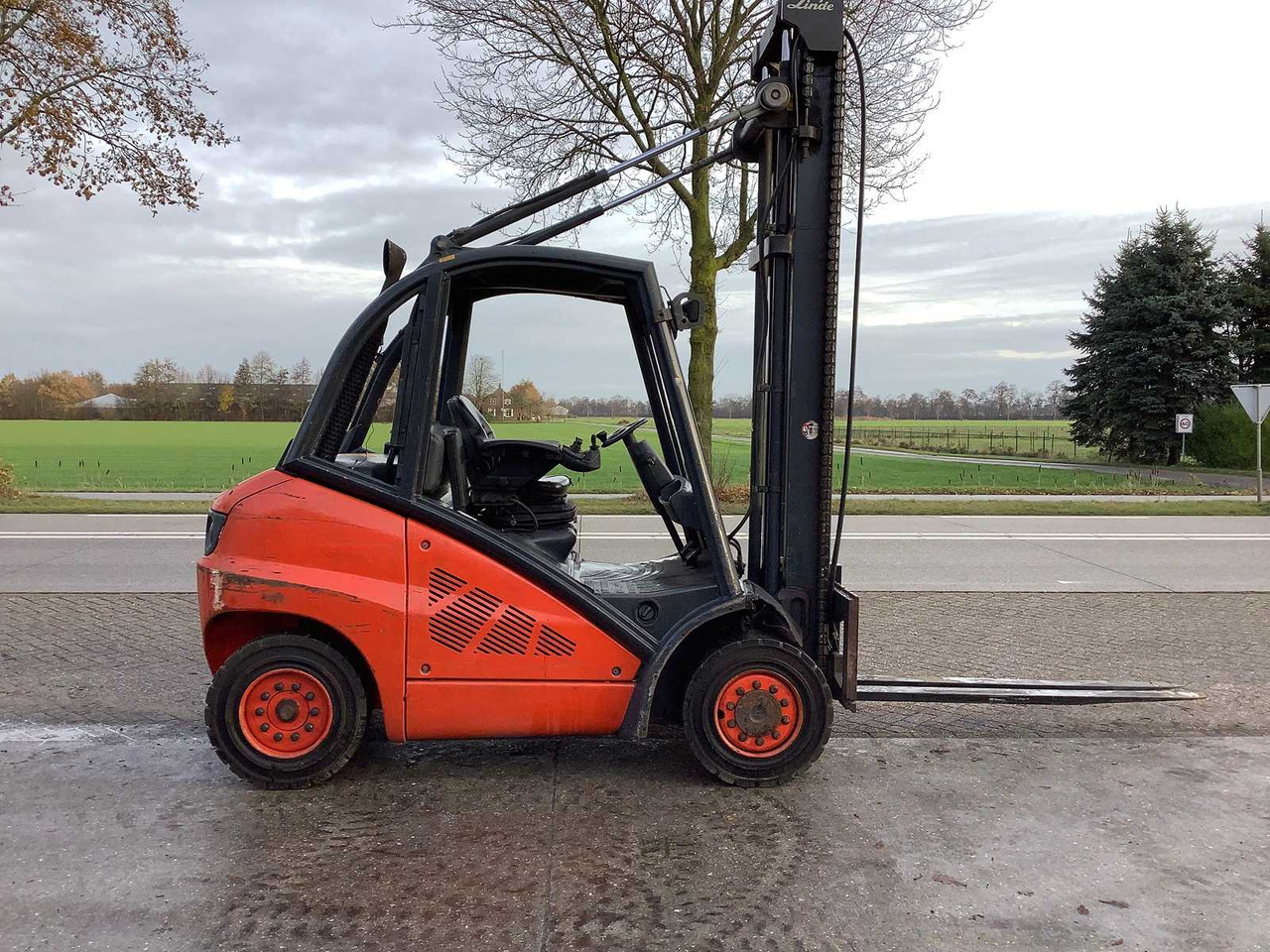 LINDE - 2008 - H40-D - FORKLIFT TRUCK - Chariot élévateur: photos 1 LINDE - 2008 - H40-D - FORKLIFT TRUCK - Chariot élévateur: photos 1