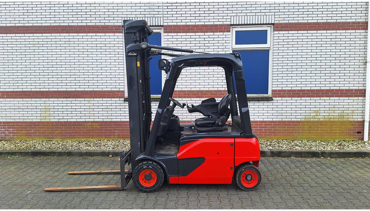 LINDE - E16 P-02 - FORKLIFT TRUCK - Chariot élévateur: photos 2 LINDE - E16 P-02 - FORKLIFT TRUCK - Chariot élévateur: photos 2