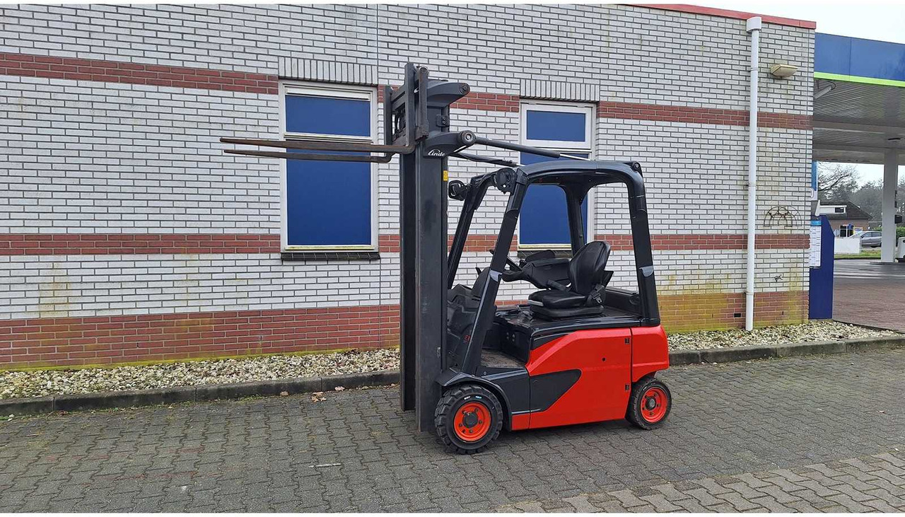LINDE - E16 P-02 - FORKLIFT TRUCK - Chariot élévateur: photos 4 LINDE - E16 P-02 - FORKLIFT TRUCK - Chariot élévateur: photos 4